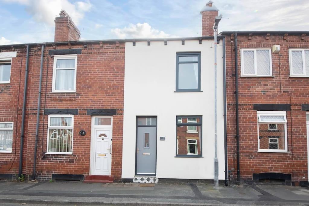 Glasswing Stays Liquorice Lodge Castleford Exterior photo