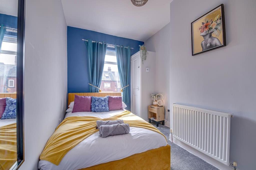Glasswing Stays Liquorice Lodge Castleford Exterior photo